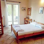 Apartment In Villa Denastasia